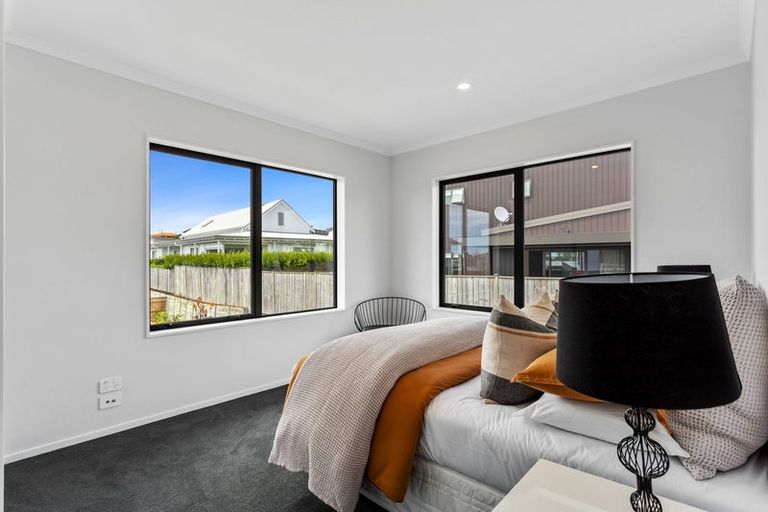 Photo of property in 1 Koura Drive, Red Beach, 0932