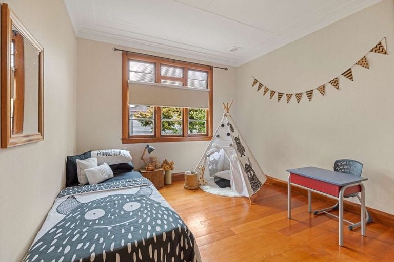 Photo of property in 16 Avon Street, Rongotea, 4476