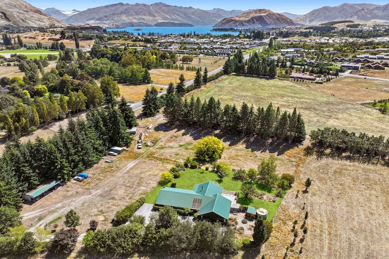 Photo of property in 137 Cardrona Valley Road, Wanaka, 9382