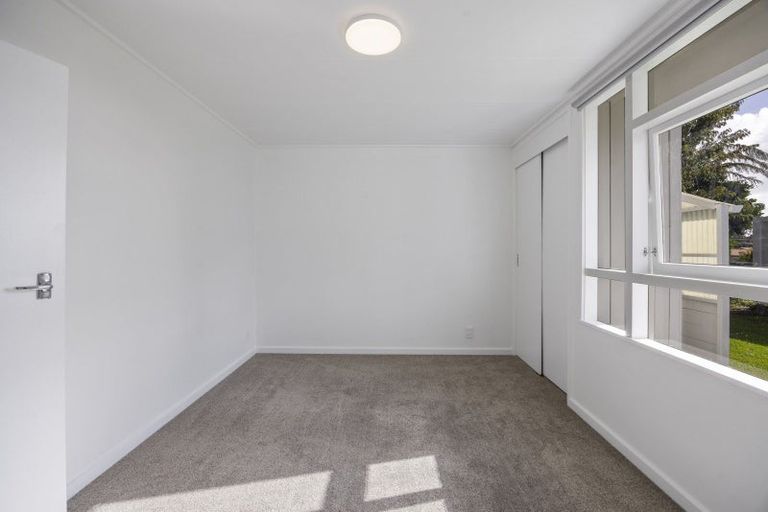 Photo of property in 6 Calgher Avenue, Waitara, 4320