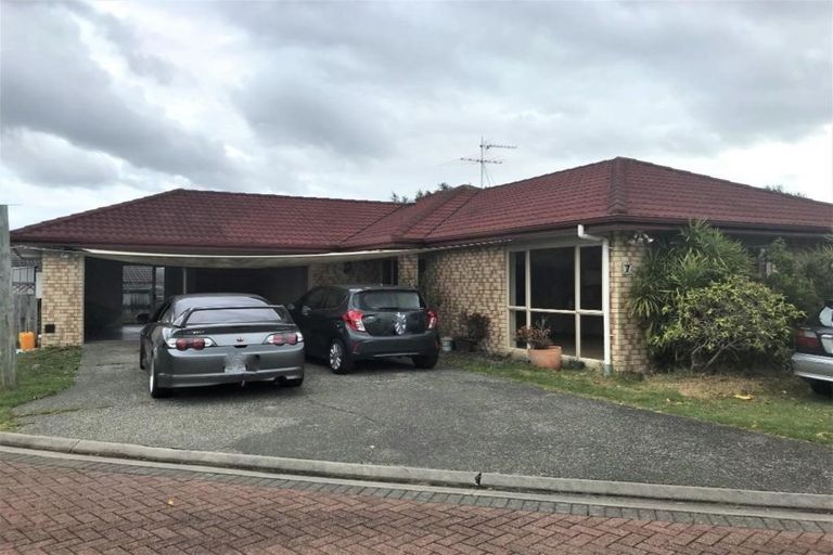 Photo of property in 7 Ironstone Place, Randwick Park, Auckland, 2105