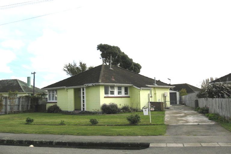 Photo of property in 35 Morrison Avenue, Northcote, Christchurch, 8052