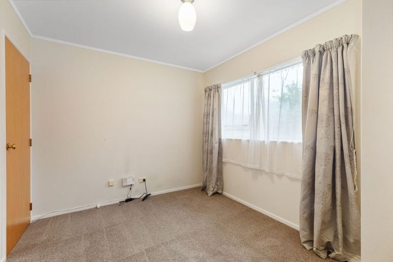 Photo of property in 33a Kirby Street, Glendene, Auckland, 0602