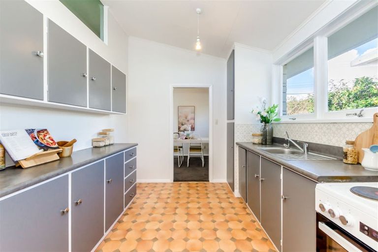 Photo of property in 72a Seaview Road, Paraparaumu Beach, Paraparaumu, 5032