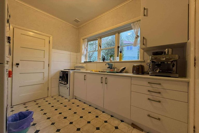 Photo of property in 84 Sunshine Avenue, Karori, Wellington, 6012