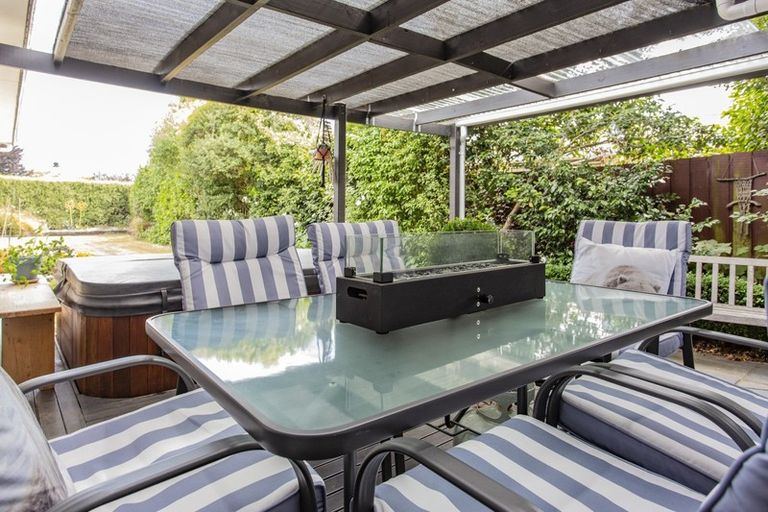 Photo of property in 12 Regent Avenue, Rangiora, 7400