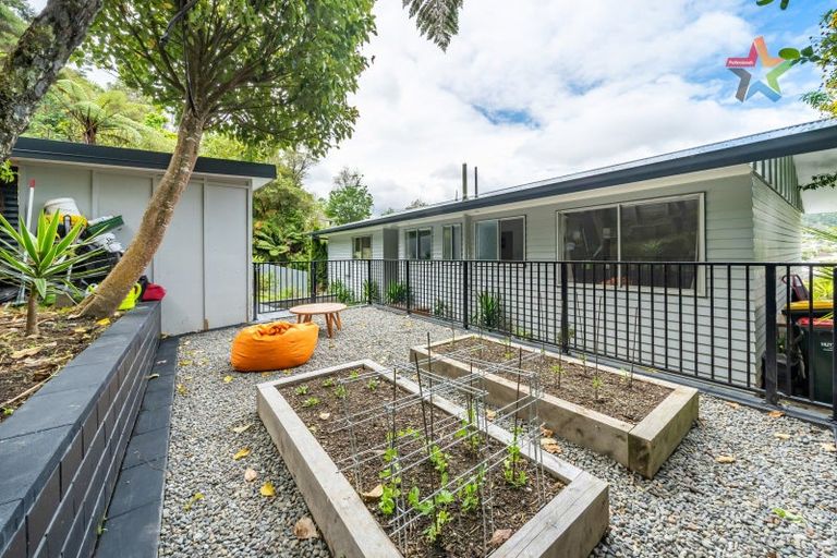 Photo of property in 23 Rintoul Grove, Stokes Valley, Lower Hutt, 5019
