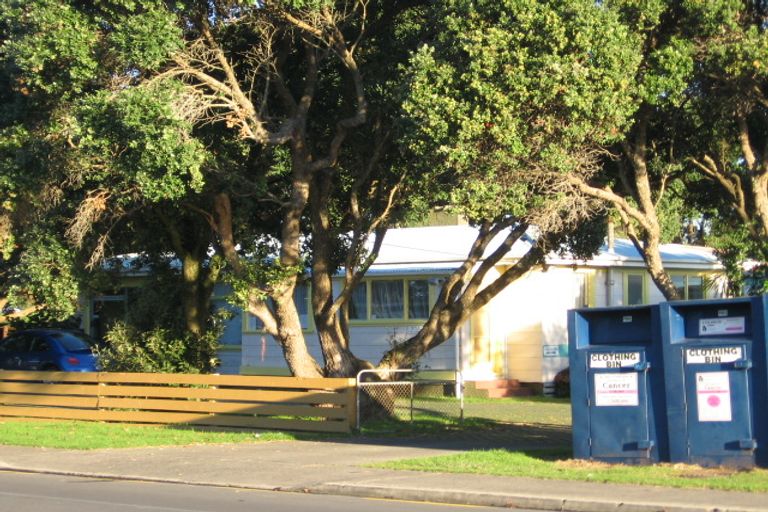Photo of property in 2/160 Centreway Road, Orewa, 0931
