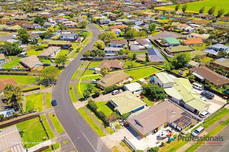 Photo of property in 3 Bernina Place, Weymouth, Auckland, 2103