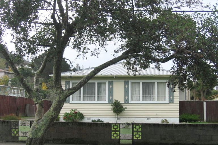 Photo of property in 20 Hanson Grove, Stokes Valley, Lower Hutt, 5019