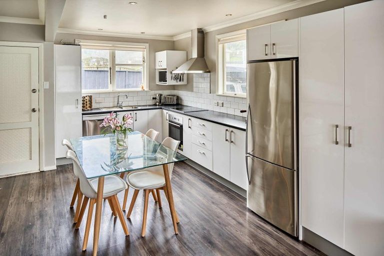 Photo of property in 15 Penguin Grove, Waitangirua, Porirua, 5024