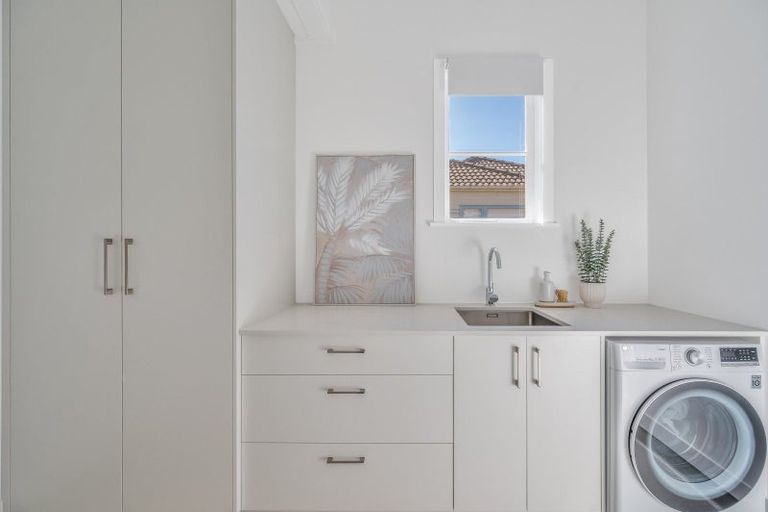 Photo of property in 27a Nuffield Avenue, Marewa, Napier, 4110