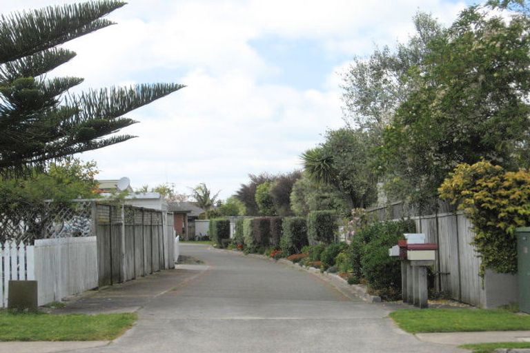 Photo of property in 9b Evans Road, Papamoa Beach, Papamoa, 3118