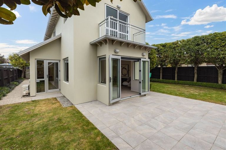 Photo of property in 203 Innes Road, St Albans, Christchurch, 8052