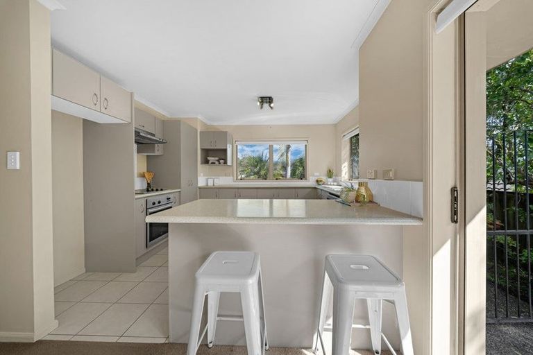 Photo of property in 6 Luna Place, Henderson, Auckland, 0612