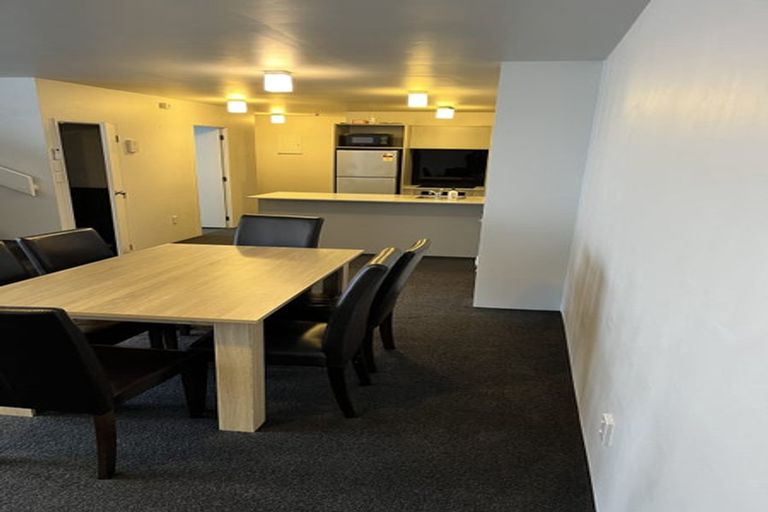 Photo of property in 8 Torrens Terrace, Mount Cook, Wellington, 6011