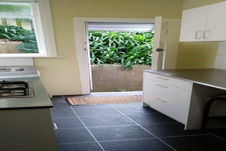 Photo of property in 13 Austin Street, Mount Victoria, Wellington, 6011