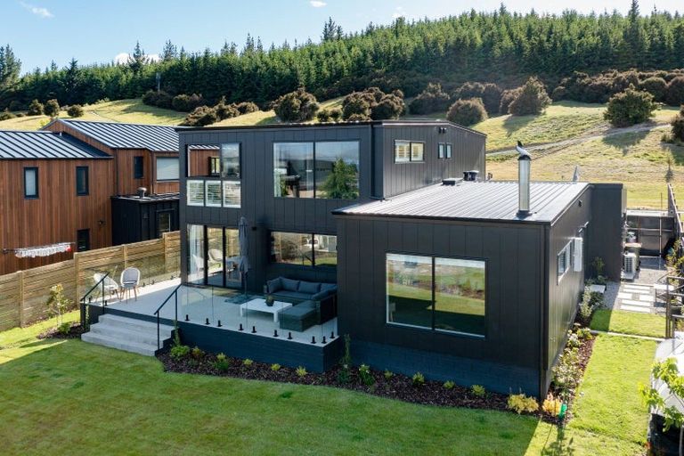 Photo of property in 6 Platinum Ridge, Wanaka, 9305