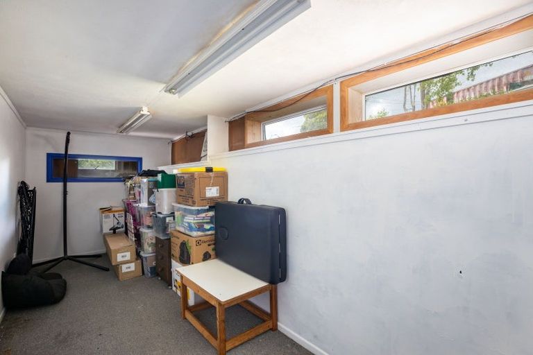 Photo of property in 5 Oranga Street, Marfell, New Plymouth, 4310
