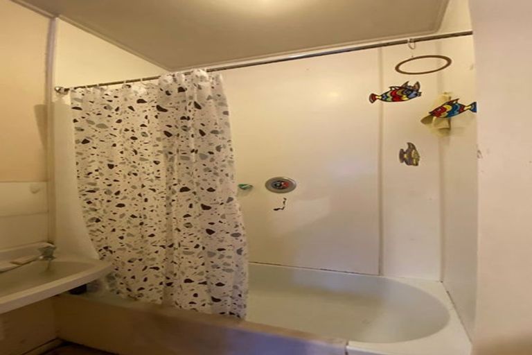 Photo of property in 4 Levy Street, Mount Victoria, Wellington, 6011