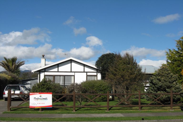 Photo of property in 15 Balmoral Street, Levin, 5510