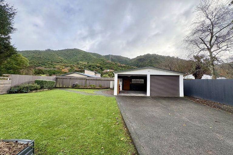 Photo of property in 206 California Drive, Totara Park, Upper Hutt, 5018