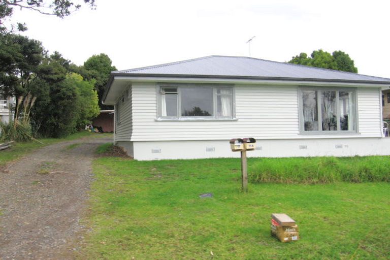 Photo of property in 17 Tauhinu Road, Greenhithe, Auckland, 0632