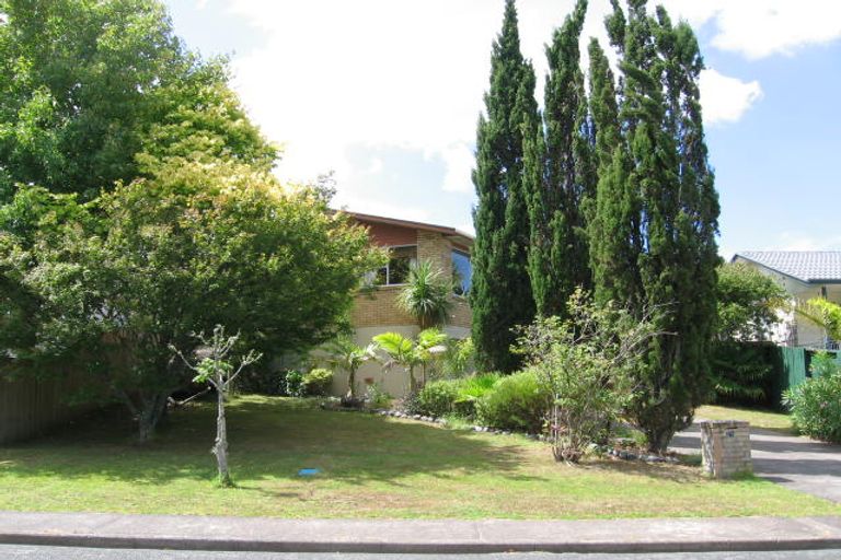 Photo of property in 25 Salamanca Road, Sunnynook, Auckland, 0620