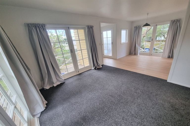 Photo of property in 29a William Bond Street, Stanley Point, Auckland, 0624