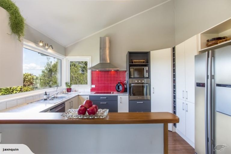 Photo of property in 21 Makepiece Place, Chatswood, Auckland, 0626