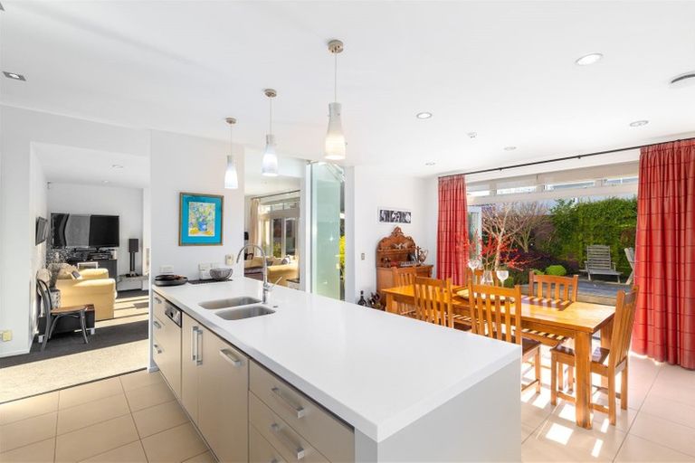 Photo of property in 21 Taylors Avenue, Bryndwr, Christchurch, 8052