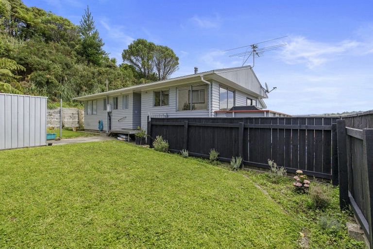 Photo of property in 32 Kingsley Street, Stokes Valley, Lower Hutt, 5019