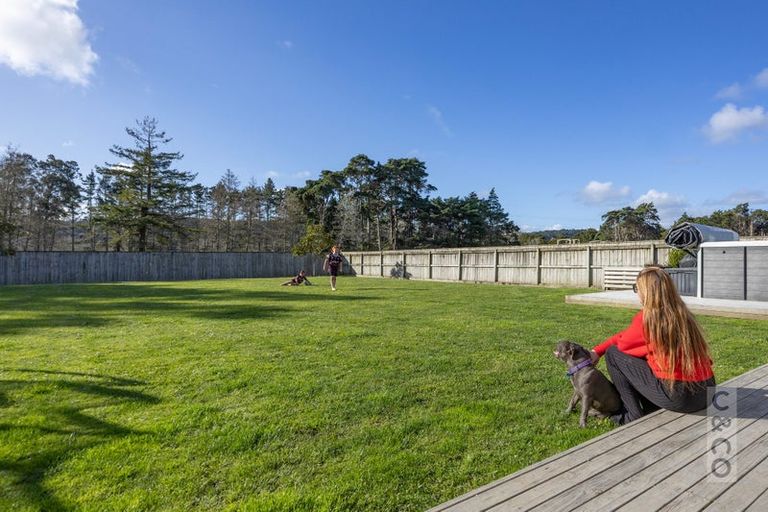 Photo of property in 11 Kahika Grove, Huapai, Kumeu, 0810