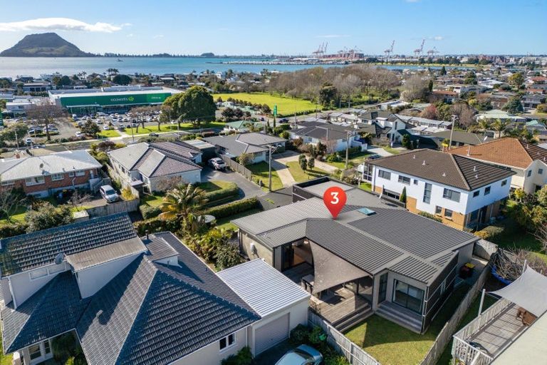 Photo of property in 3 Pine Avenue, Otumoetai, Tauranga, 3110