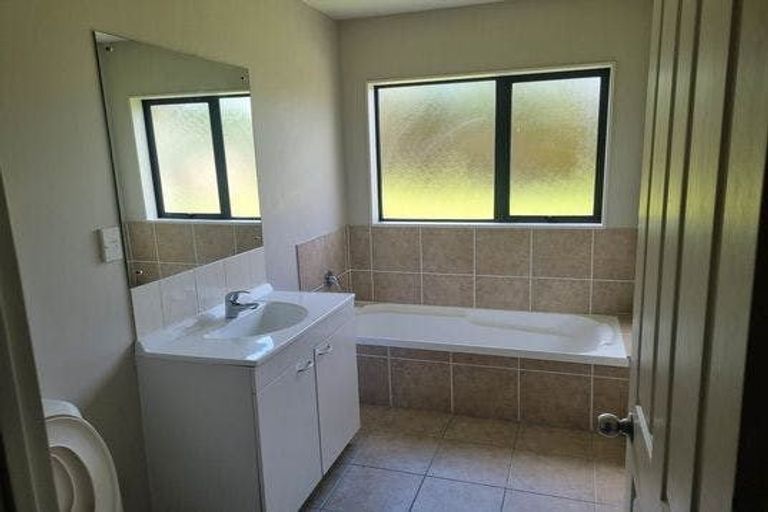 Photo of property in 16 Whitbourne Heights, Manurewa, Auckland, 2105