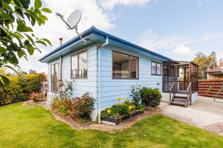 Photo of property in 17 Jupiter Street, Milson, Palmerston North, 4414