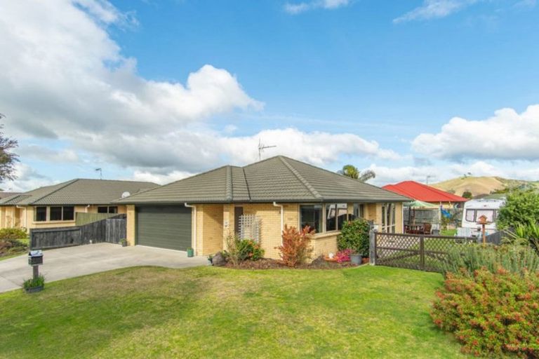 Photo of property in 48 Doncaster Drive, Papamoa Beach, Papamoa, 3118