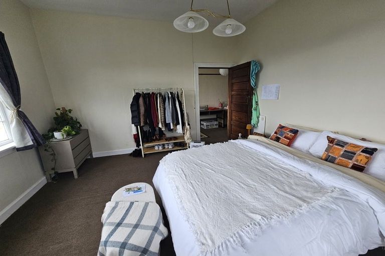 Photo of property in 90 Kelburn Parade, Kelburn, Wellington, 6012