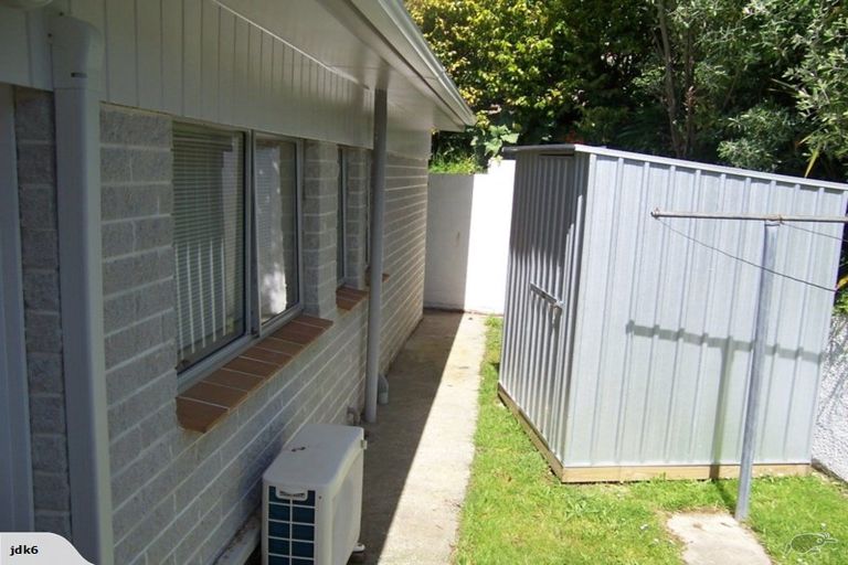 Photo of property in 3c Peckham Grove, Tawa, Wellington, 5028