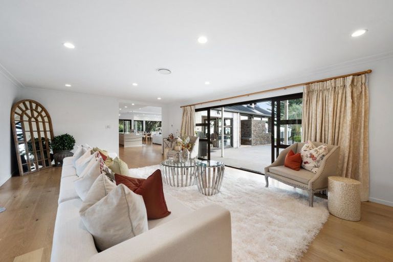 Photo of property in 349 Clifton Road, Whitford, Howick, 2571