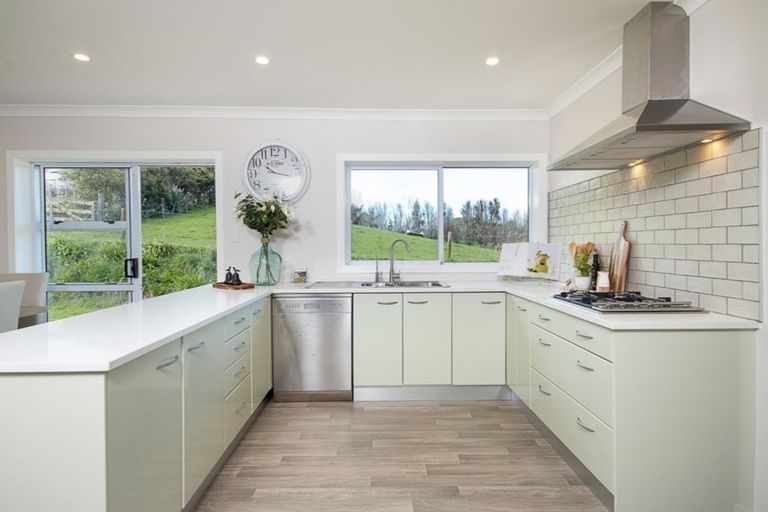 Photo of property in 38 Native Road, Pukekawa, Tuakau, 2696