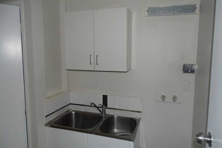 Photo of property in 18 Fairway Avenue, Red Beach, 0932