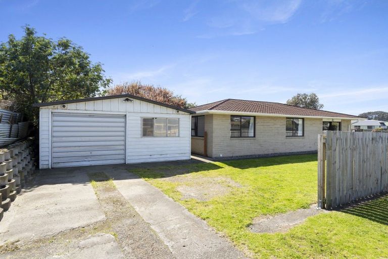 Photo of property in 87 Norfolk Crescent, Otaki Beach, Otaki, 5512