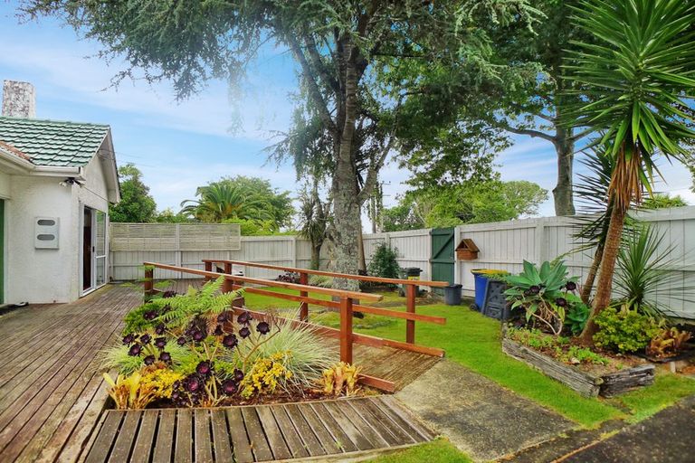 Photo of property in 1/43 Rimu Street, New Lynn, Auckland, 0600