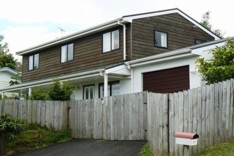 Photo of property in 2/37 Roberts Road, Glenfield, Auckland, 0629