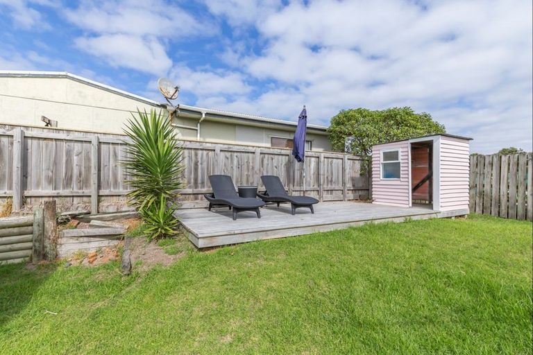 Photo of property in 12 Te Kiri Street, Himatangi Beach, Foxton, 4891