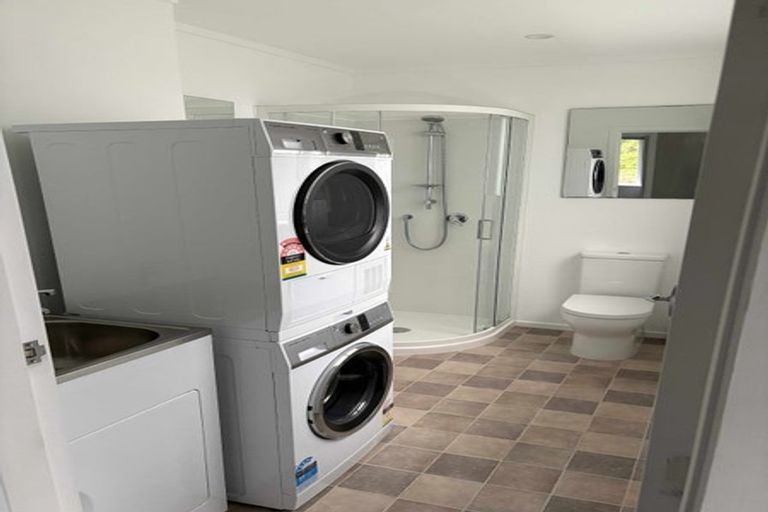 Photo of property in 19 Creswick Terrace, Northland, Wellington, 6012