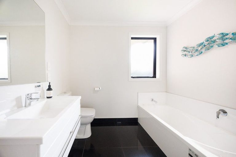 Photo of property in 55 Rodeo Drive, Kelvin Grove, Palmerston North, 4414