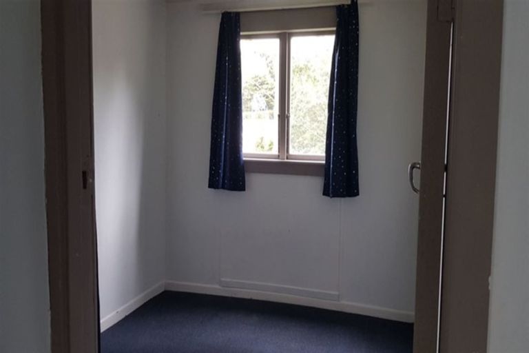 Photo of property in 44 Chamberlain Road, Massey, Auckland, 0614