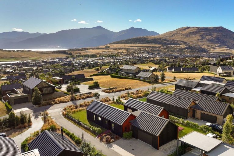 Photo of property in 19 Glenfiddich Road, Jacks Point, Queenstown, 9371